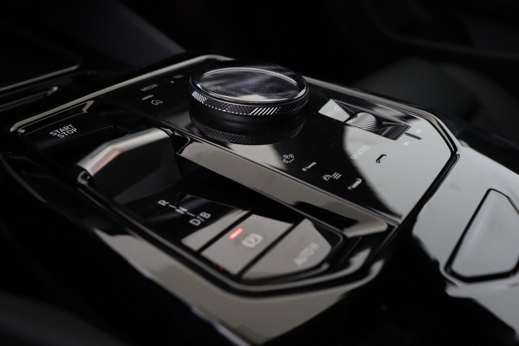 BMW i5 31