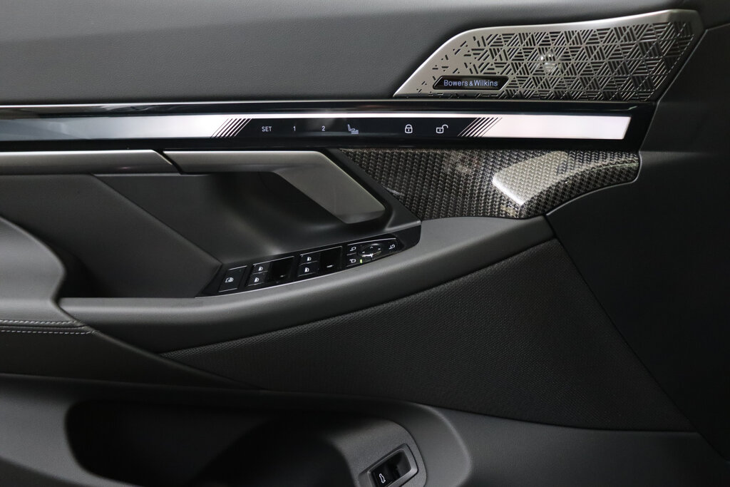 BMW i5 37