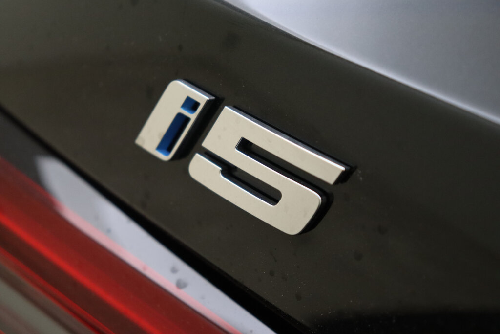 BMW i5 42