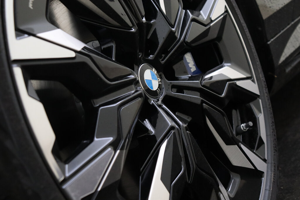 BMW i5 47