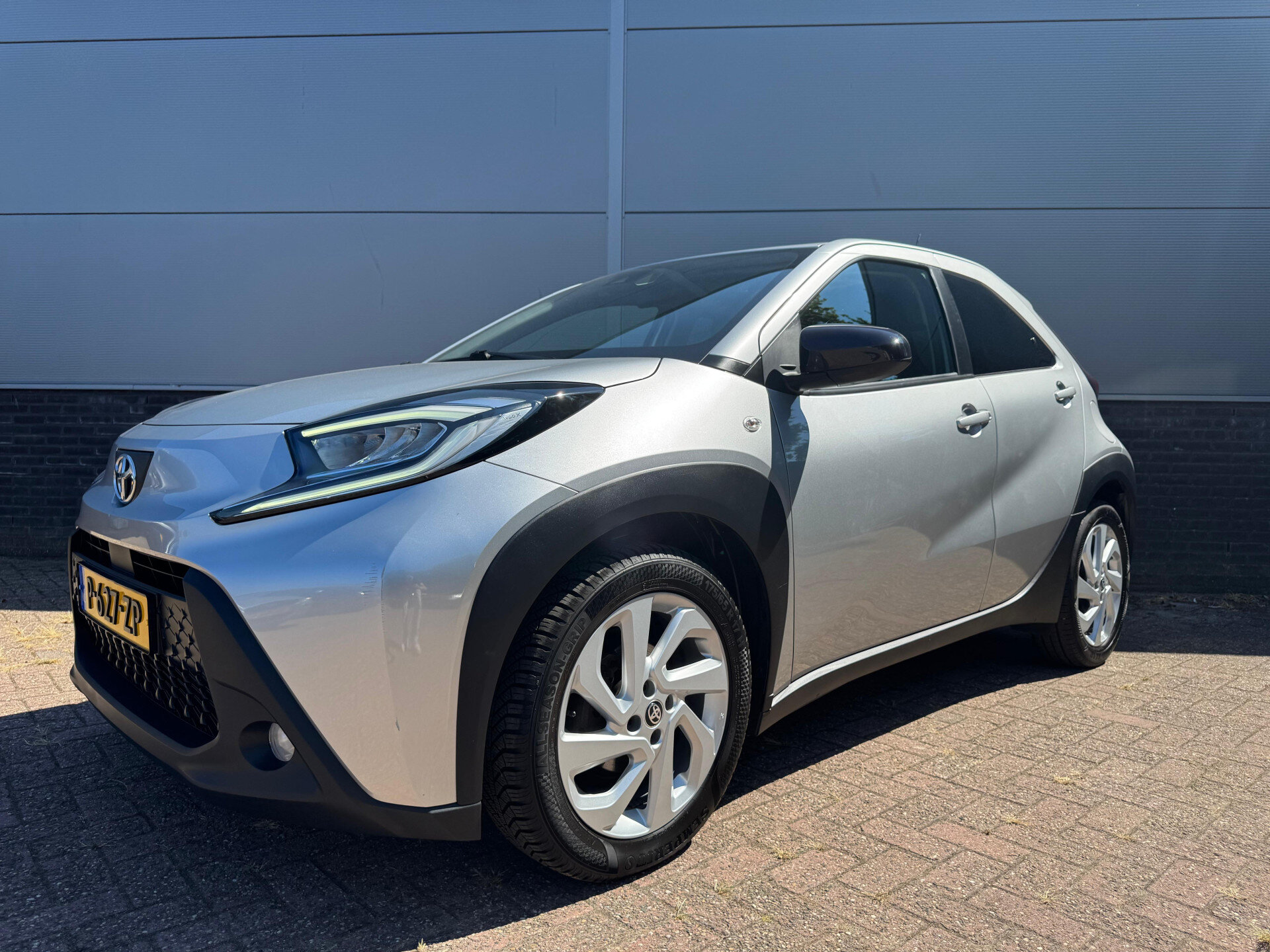 Toyota Aygo X 1.0 VVT-i MT first