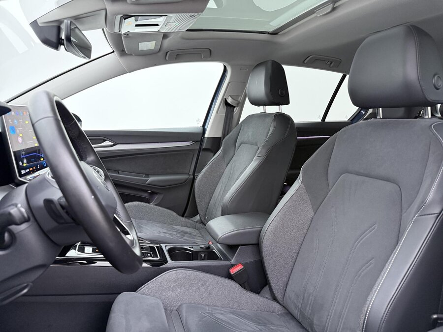Volkswagen Golf 1.5 eHybrid Style