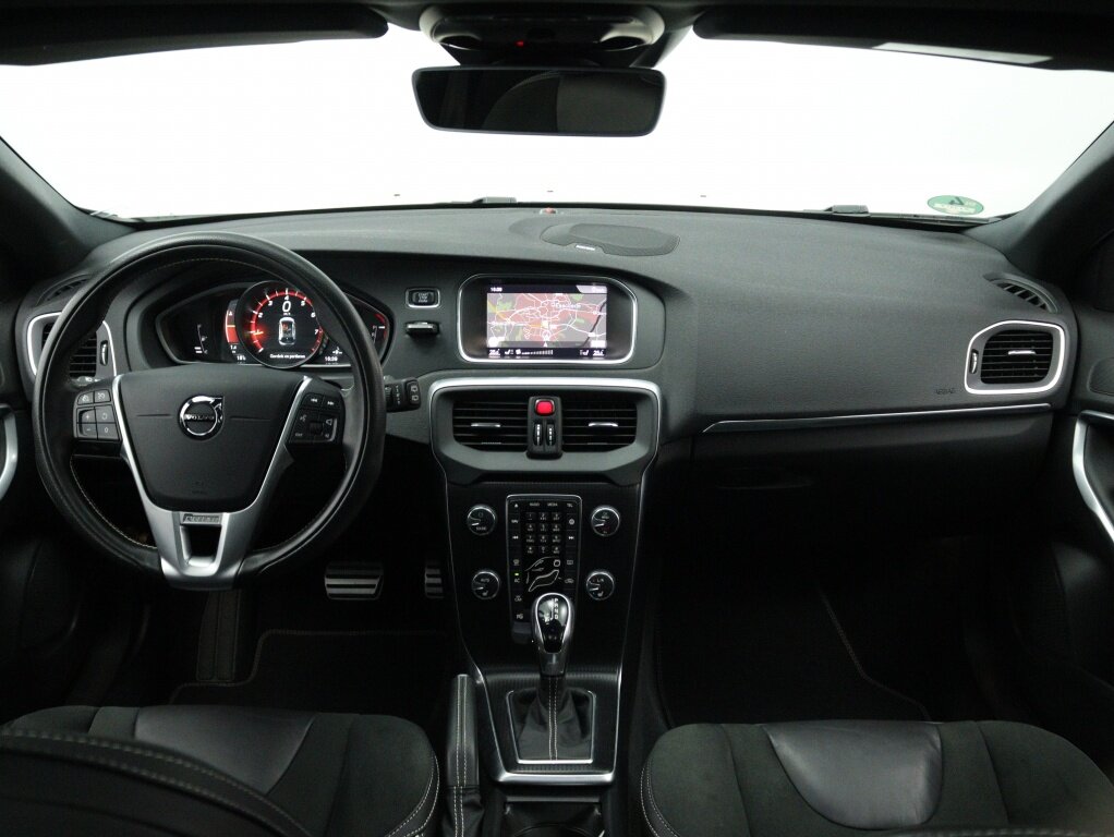 Volvo V40 1.5 T3 Polar+ Sport | Trekhaak | Panoramadak | Navigatie | Camera - Afbeelding 3