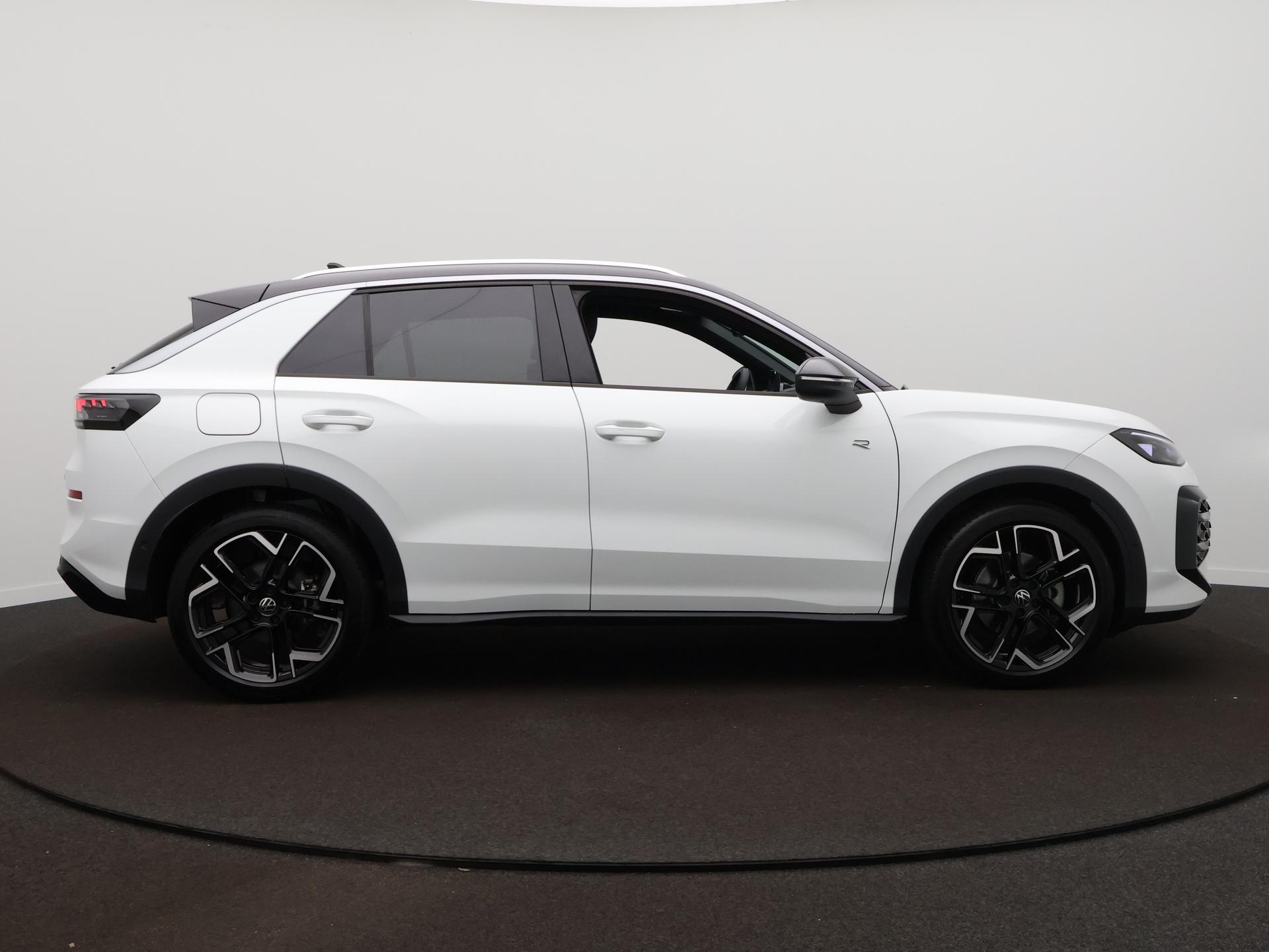 Volkswagen T-Roc R-Line First Edition 1.5 eTSI 110 kW / 150 PK SUV  - Afbeelding 4