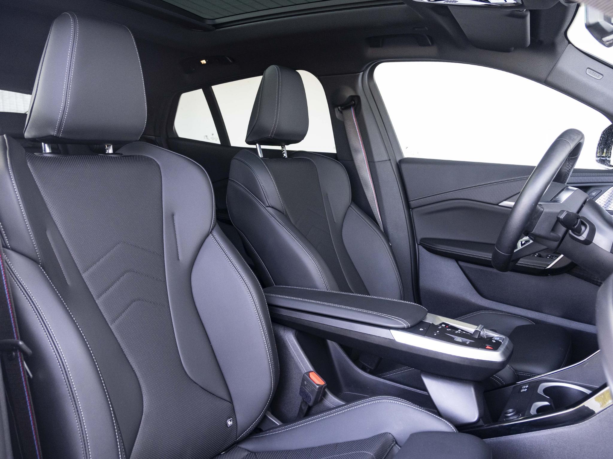 BMW iX2 eDrive20 - Afbeelding 4
