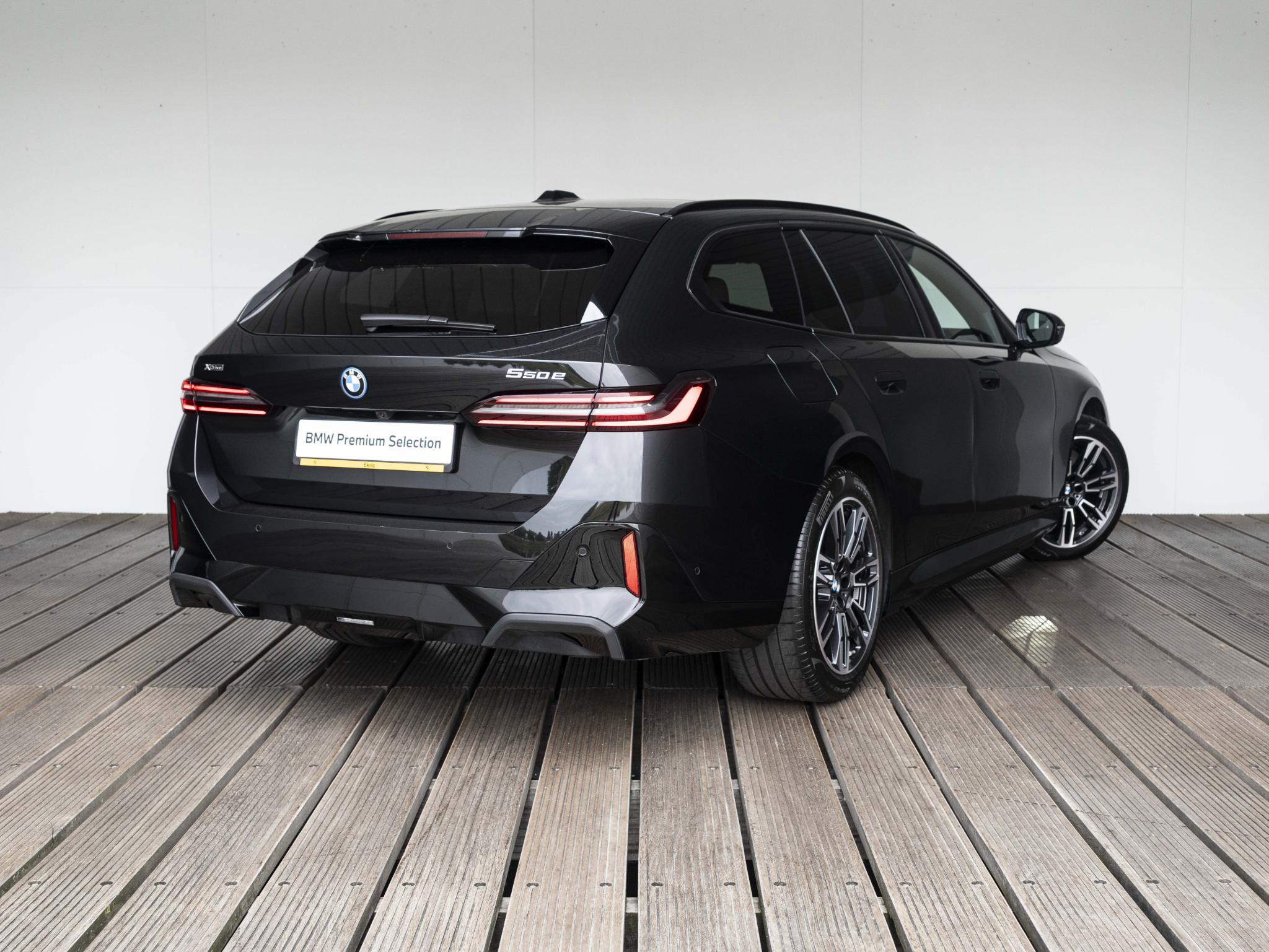 BMW 5-serie Touring 550e xDrive - Afbeelding 2
