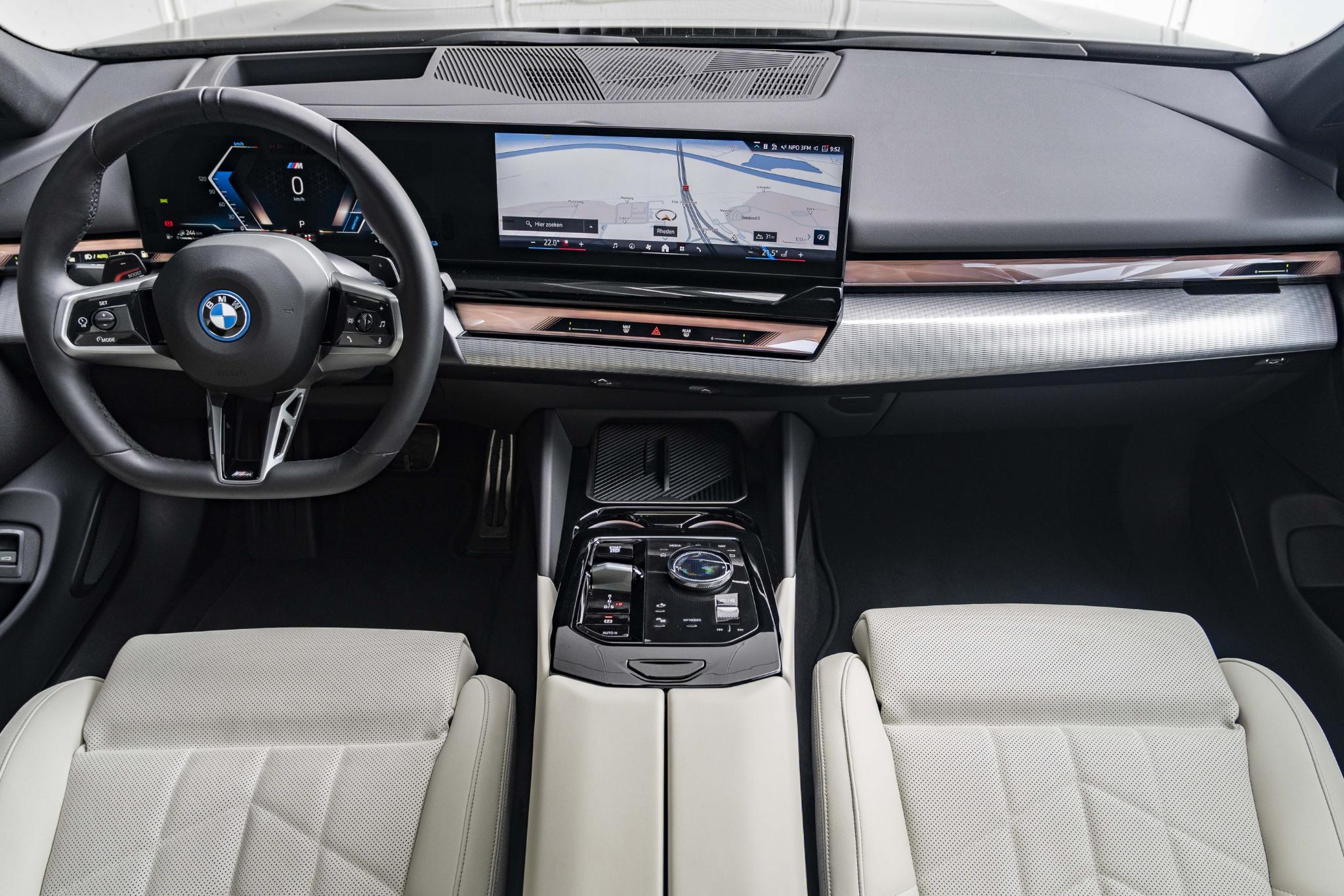 BMW 5-serie Touring 550e xDrive - Afbeelding 3