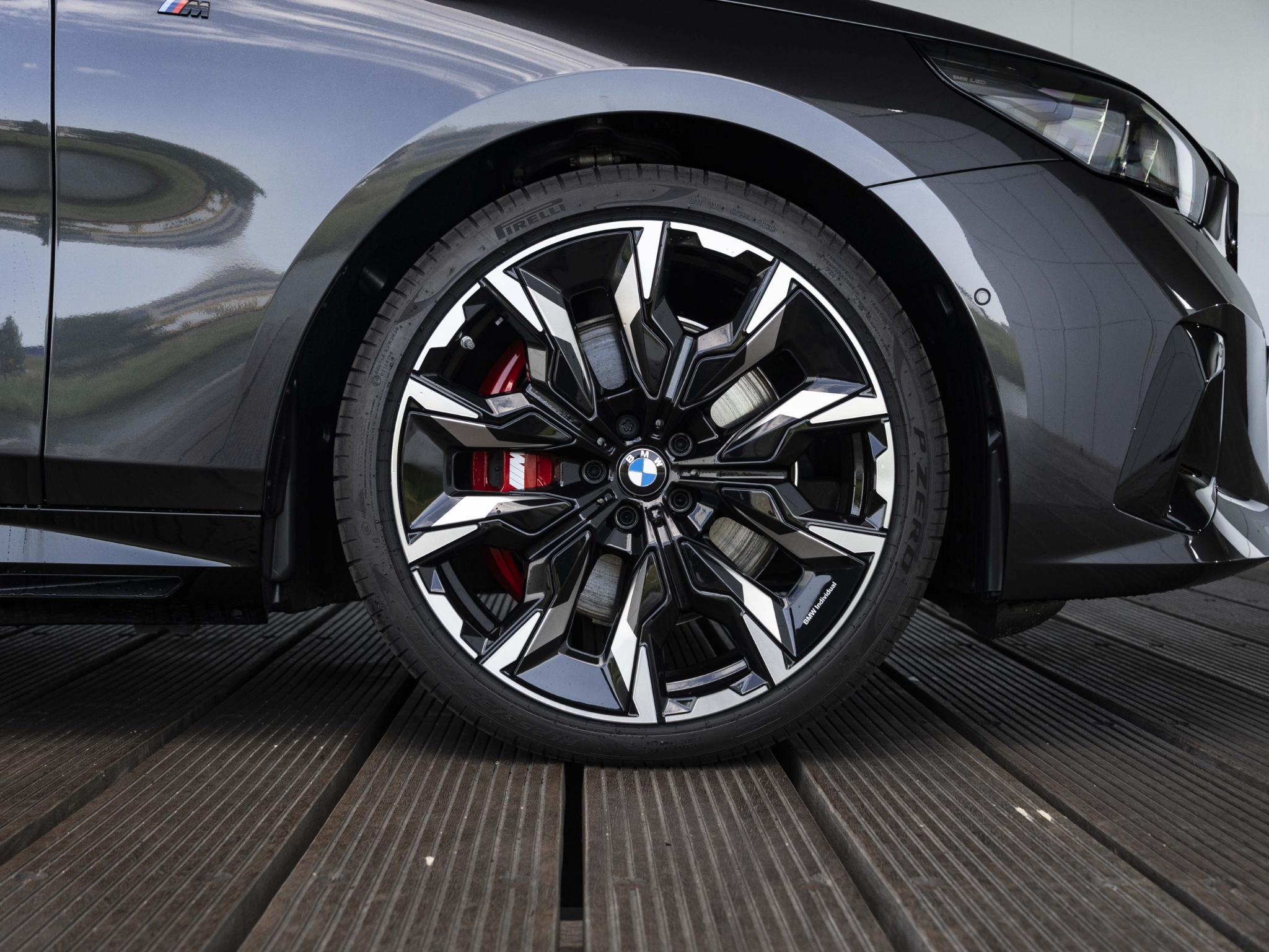 BMW i5