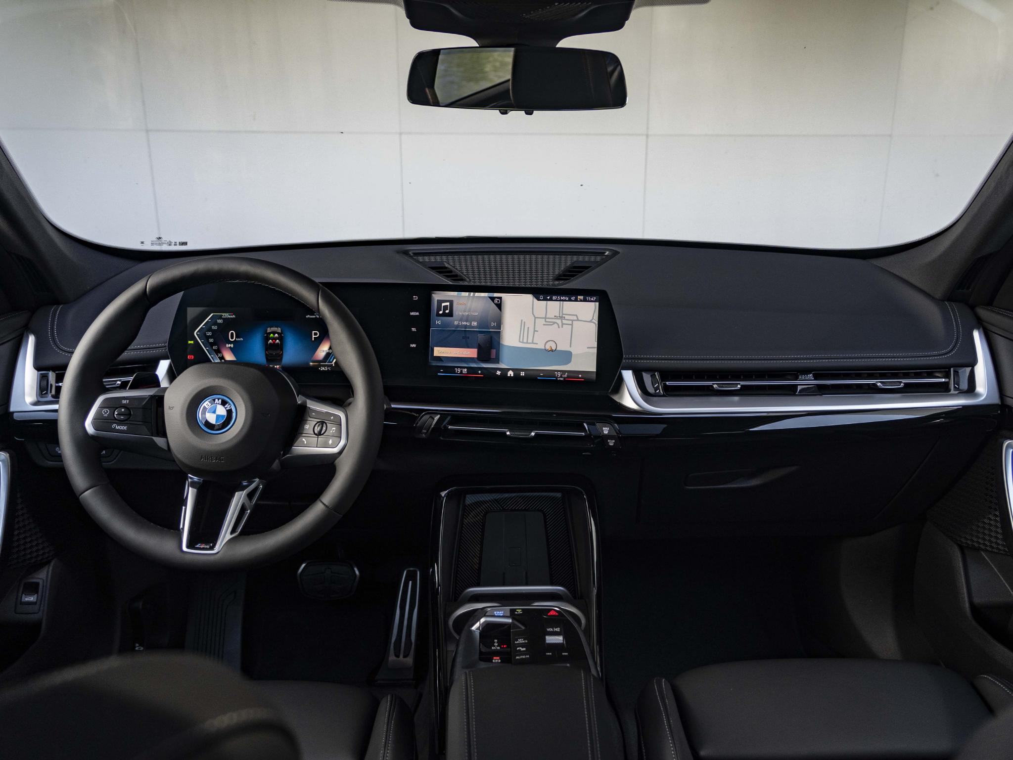 BMW iX1