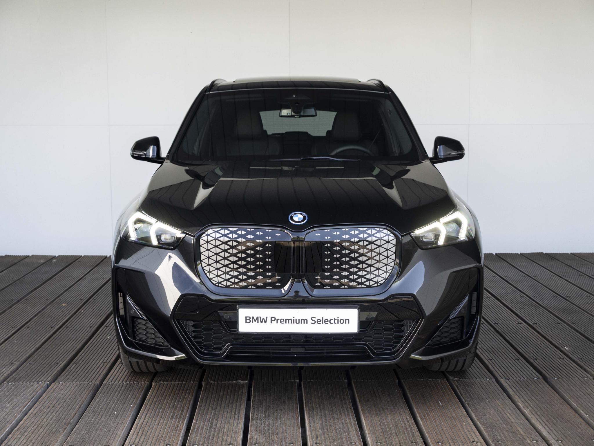 BMW iX1