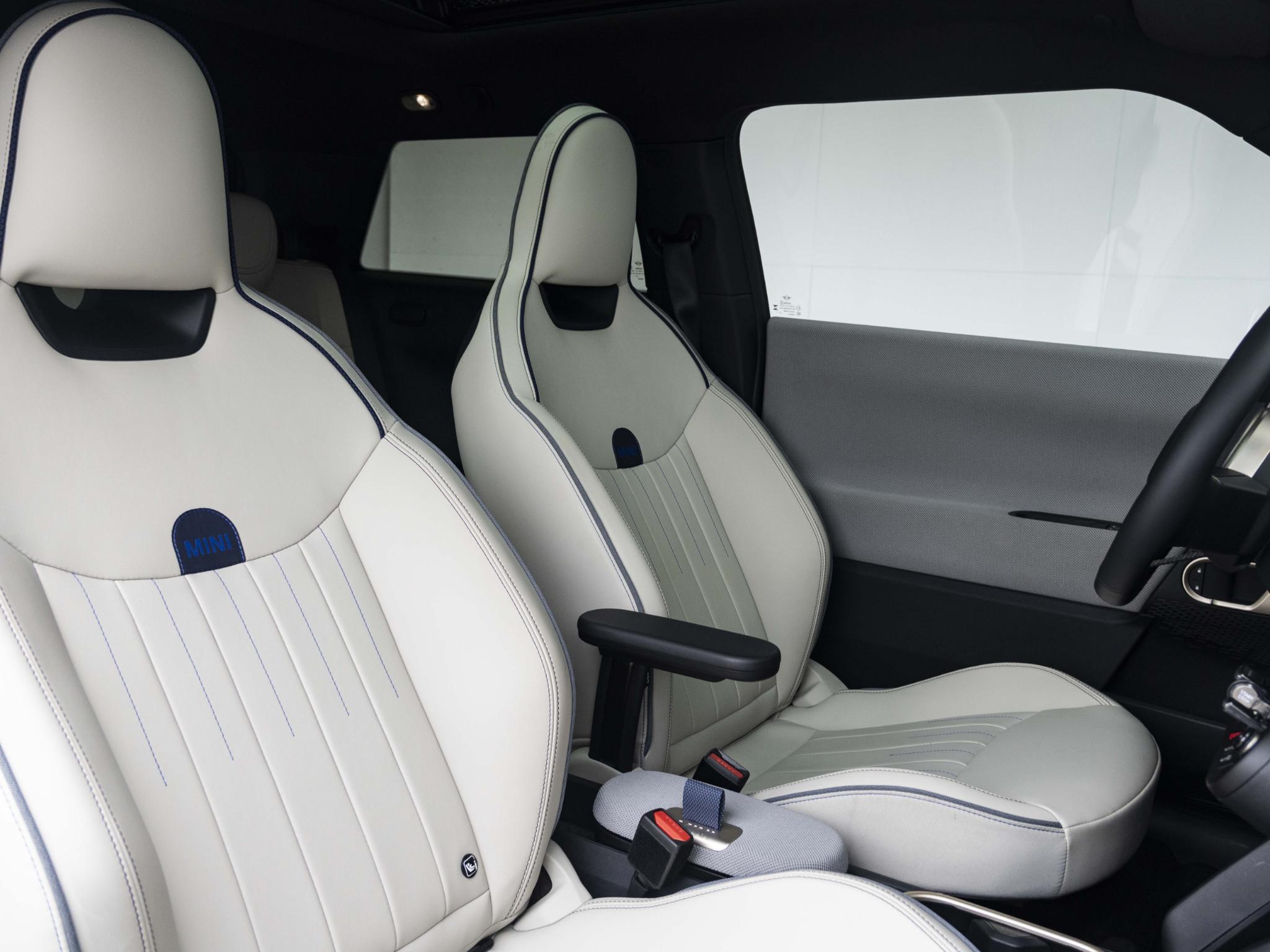 MINI 3-Deurs Cooper E Favoured M-pakket - Afbeelding 4