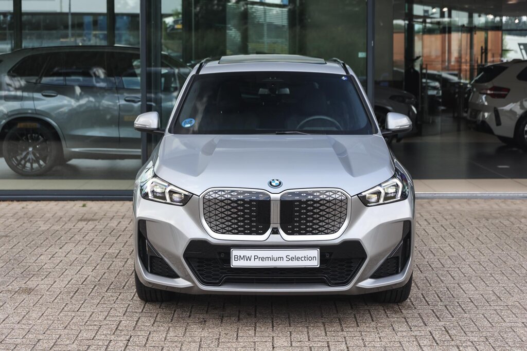 BMW iX1 6