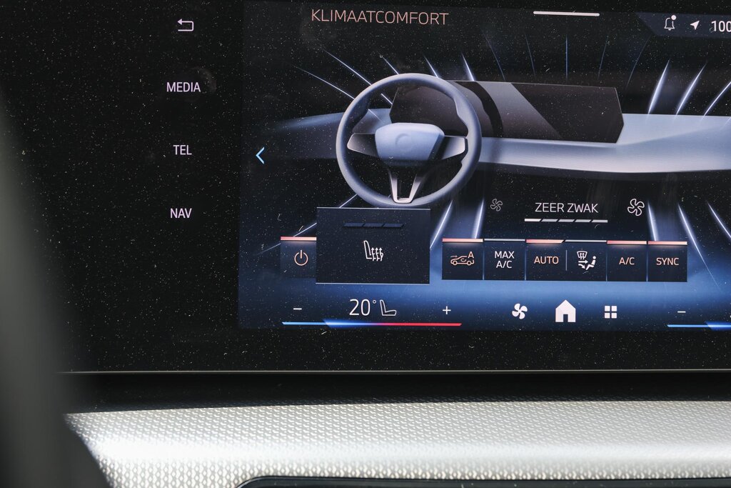 BMW iX1 16