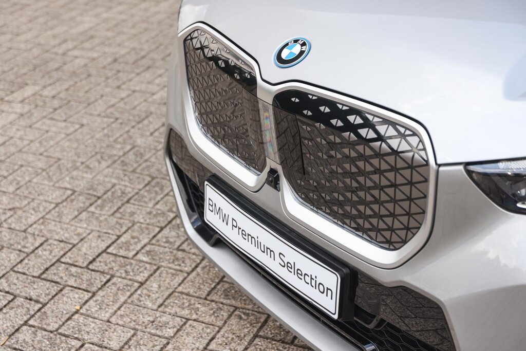 BMW iX1 27
