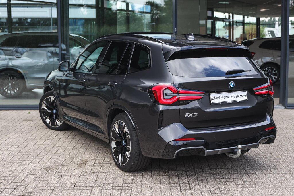 BMW iX3 2