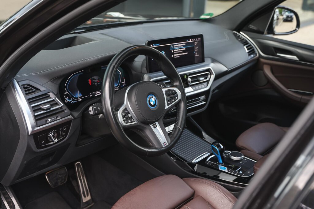BMW iX3 10