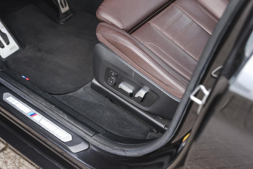 BMW iX3 15