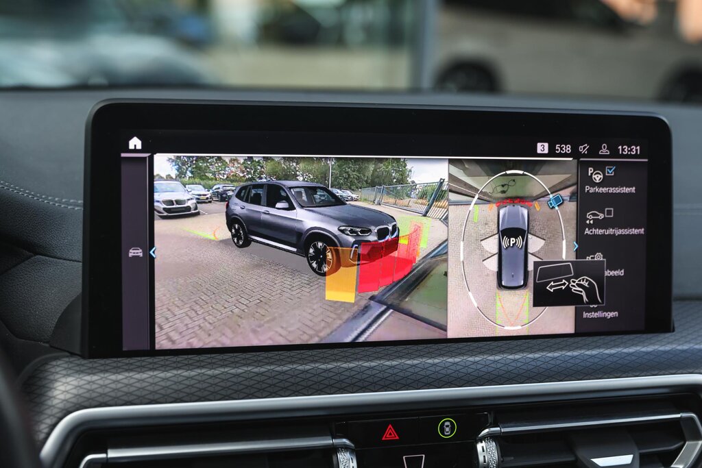 BMW iX3 23