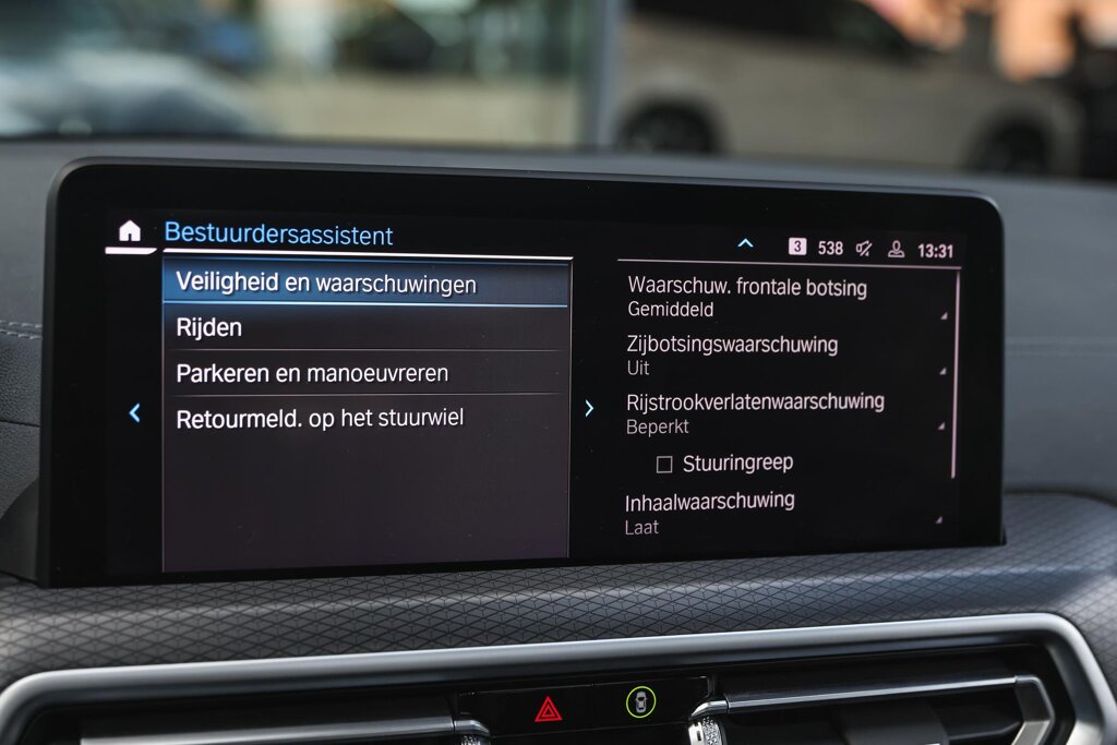 BMW iX3 26