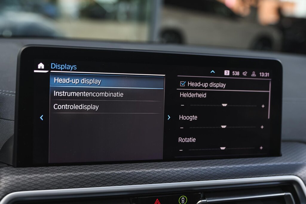 BMW iX3 27