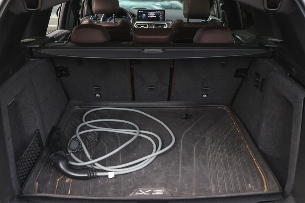 BMW iX3 38