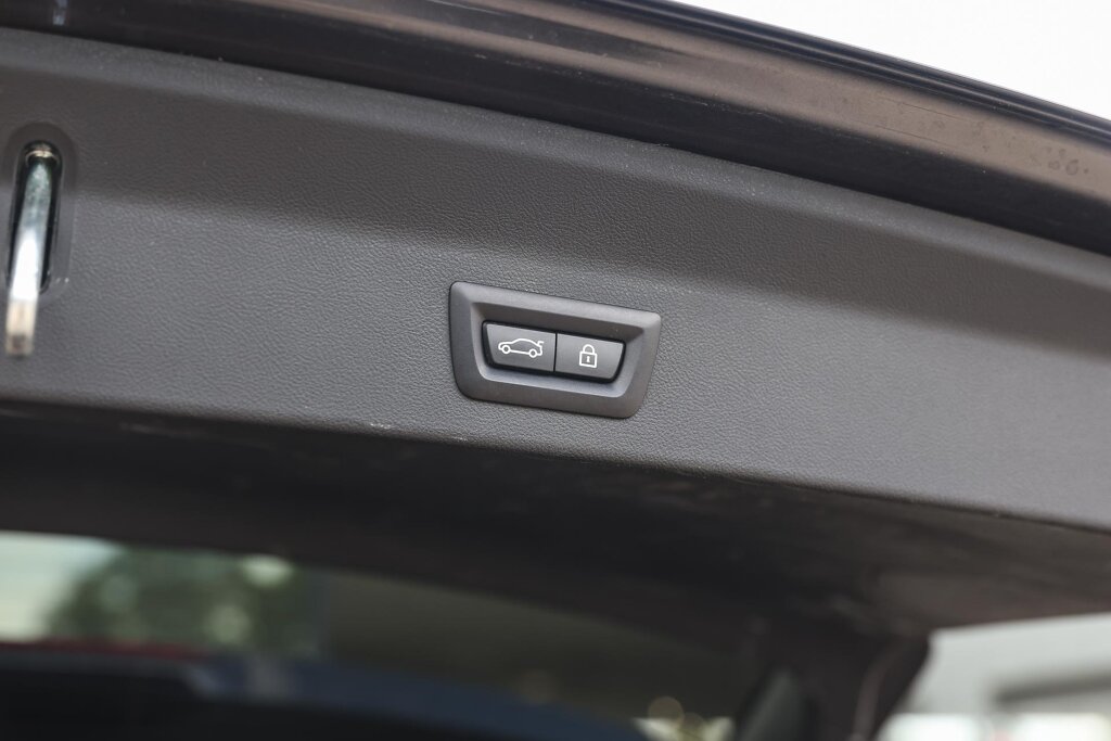 BMW iX3 39