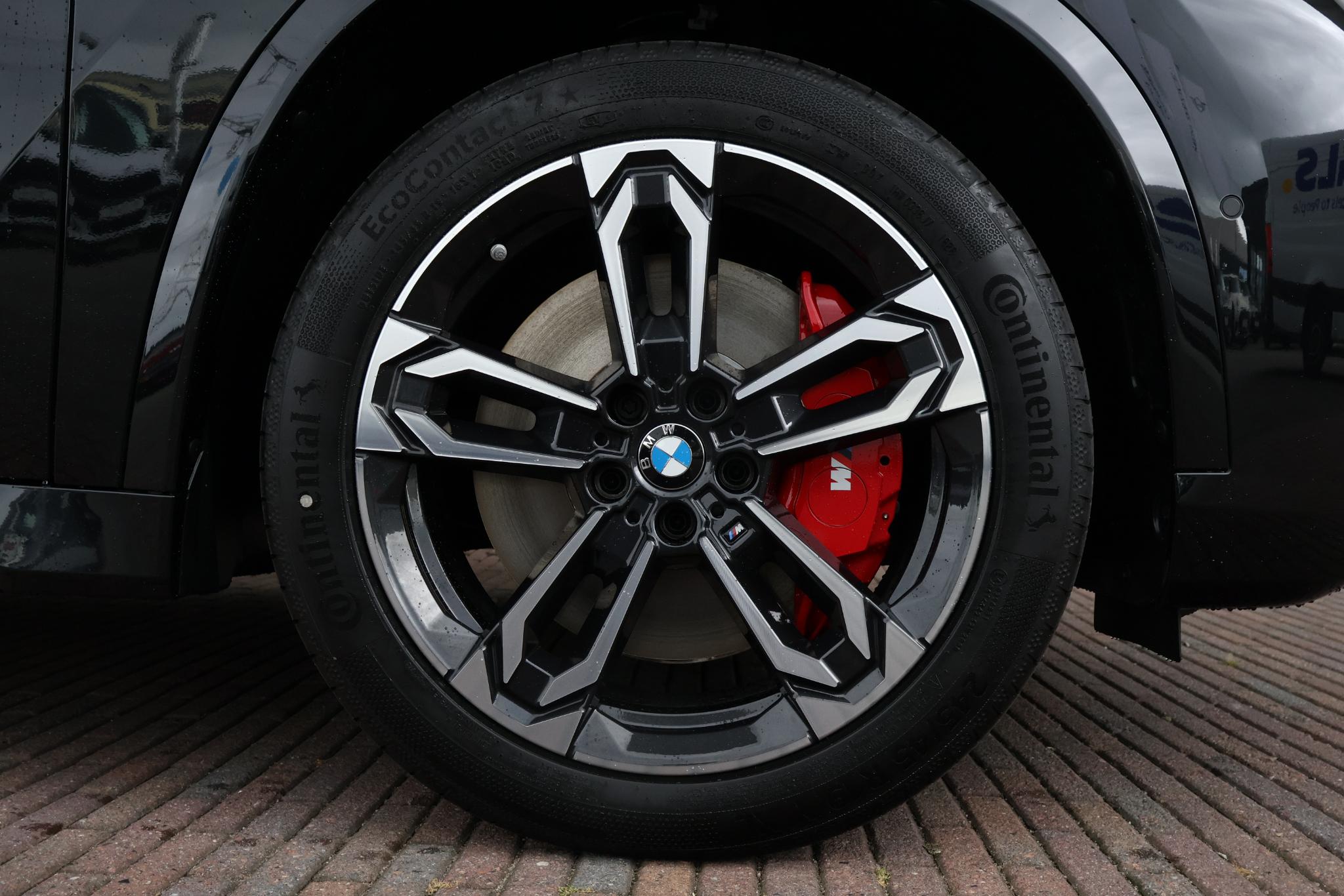 BMW iX1