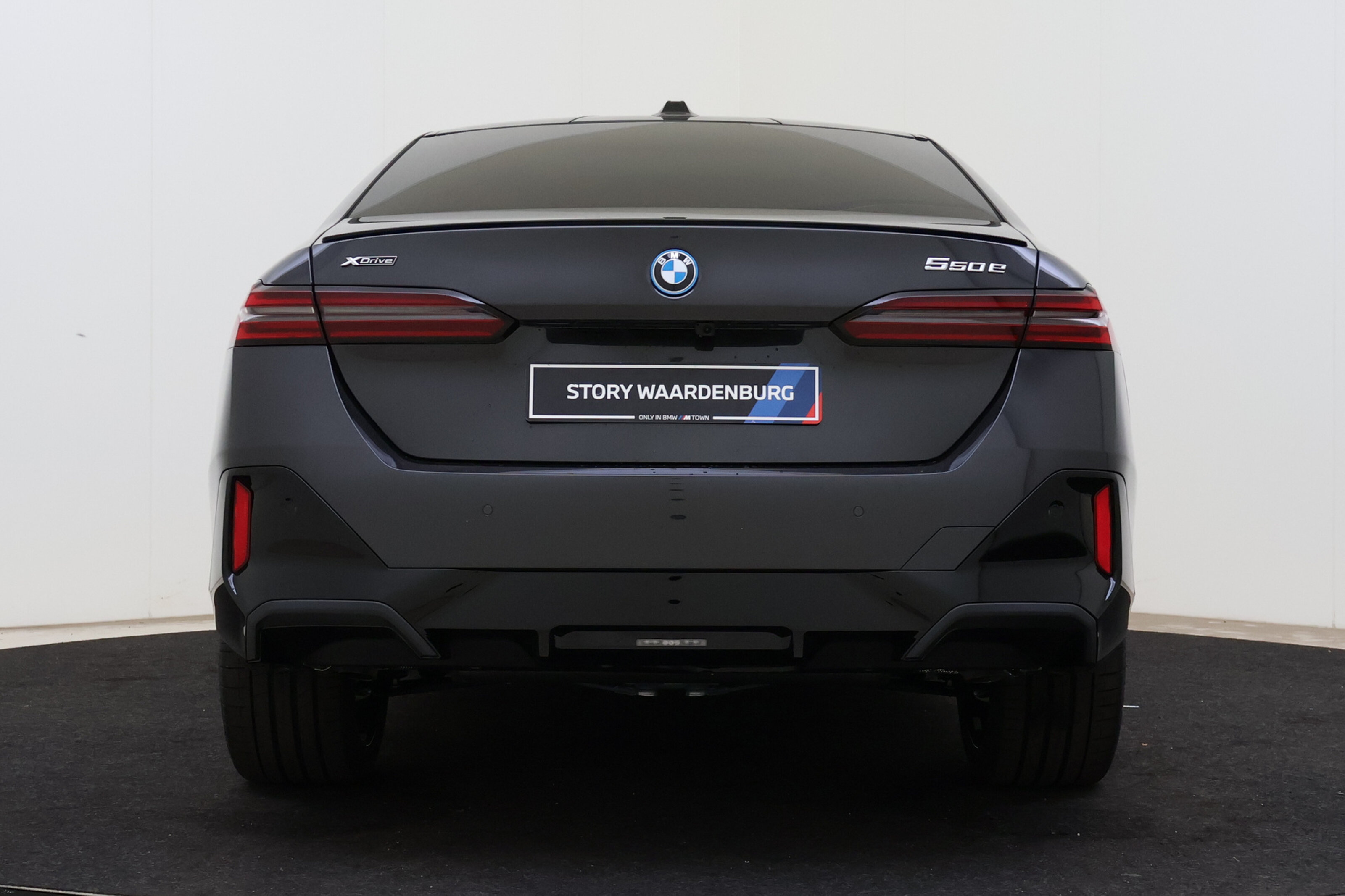 BMW 5 Serie Touring 550e xDrive M Sport Automaat