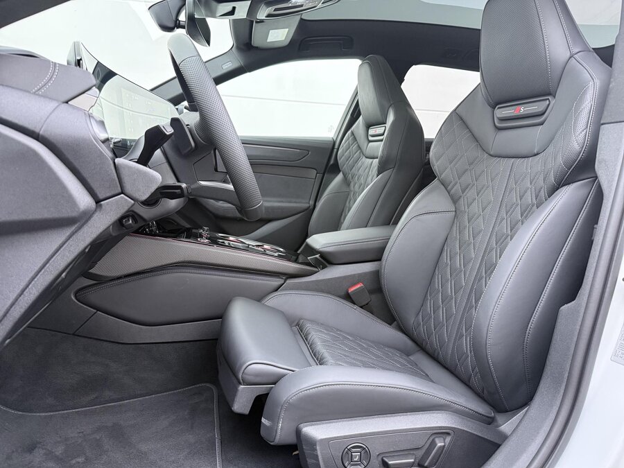 Audi A6 Avant 2.0 e-hybrid 367 PK Quattro