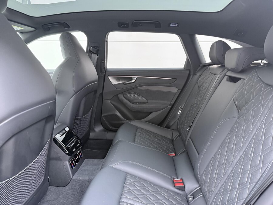 Audi A6 Avant 2.0 e-hybrid 367 PK Quattro