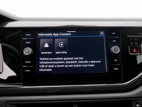 Apple Carplay/Android Auto Apple Carplay/Android Auto