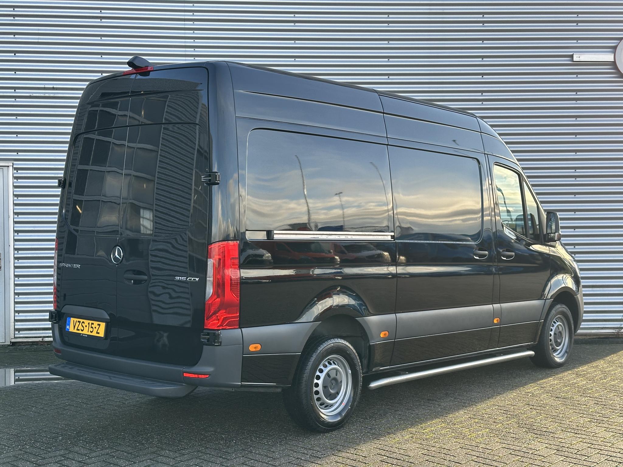 Mercedes-Benz Sprinter 315 CDI  L2H2 Automaat Carplay Navigatie Camera - Afbeelding 2