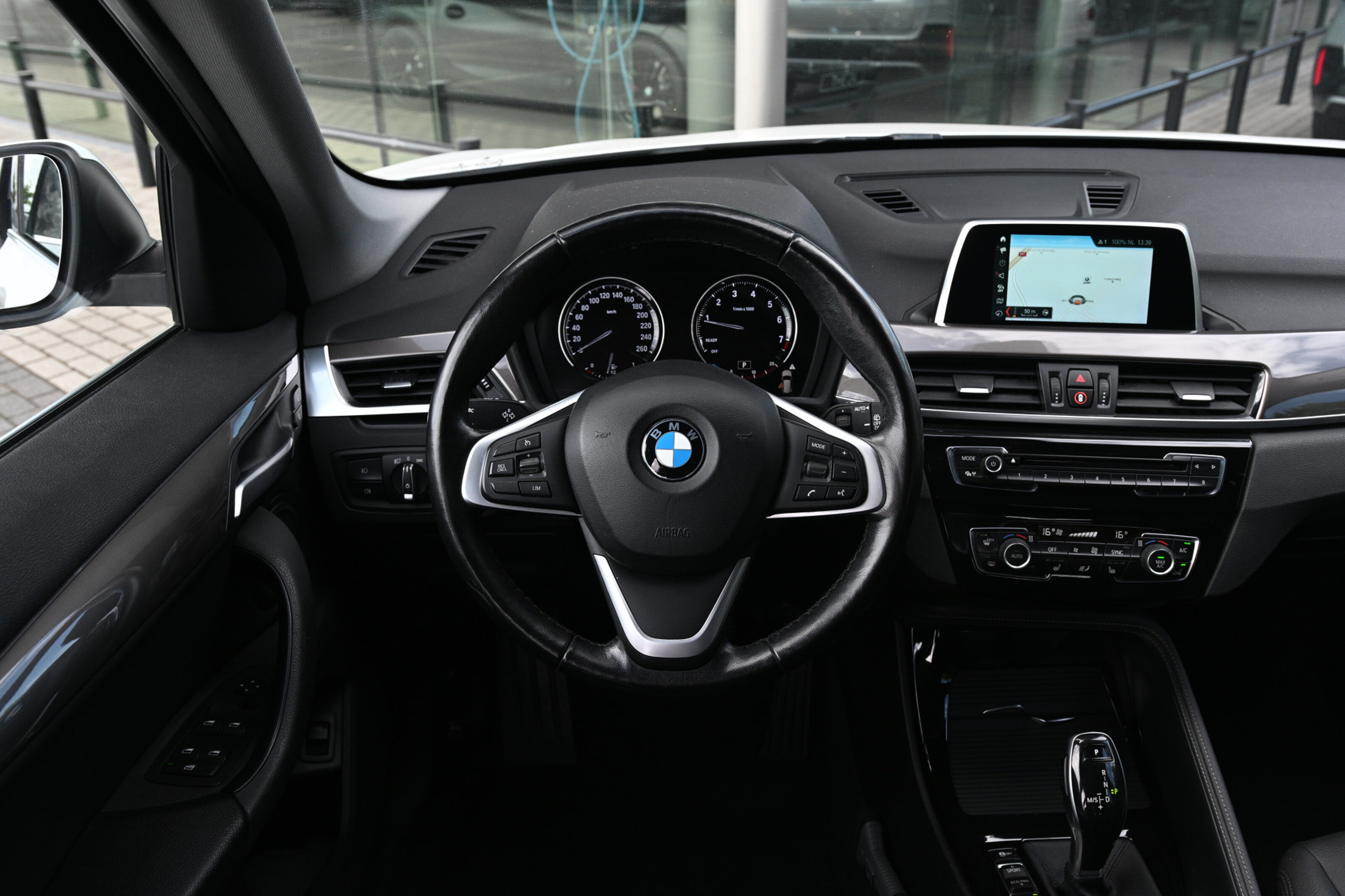 BMW X1 sDrive20i xLine Automaat
