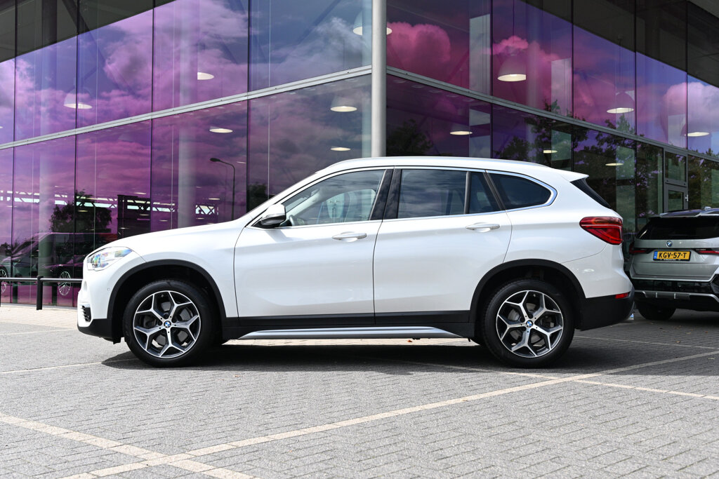 BMW X1 8