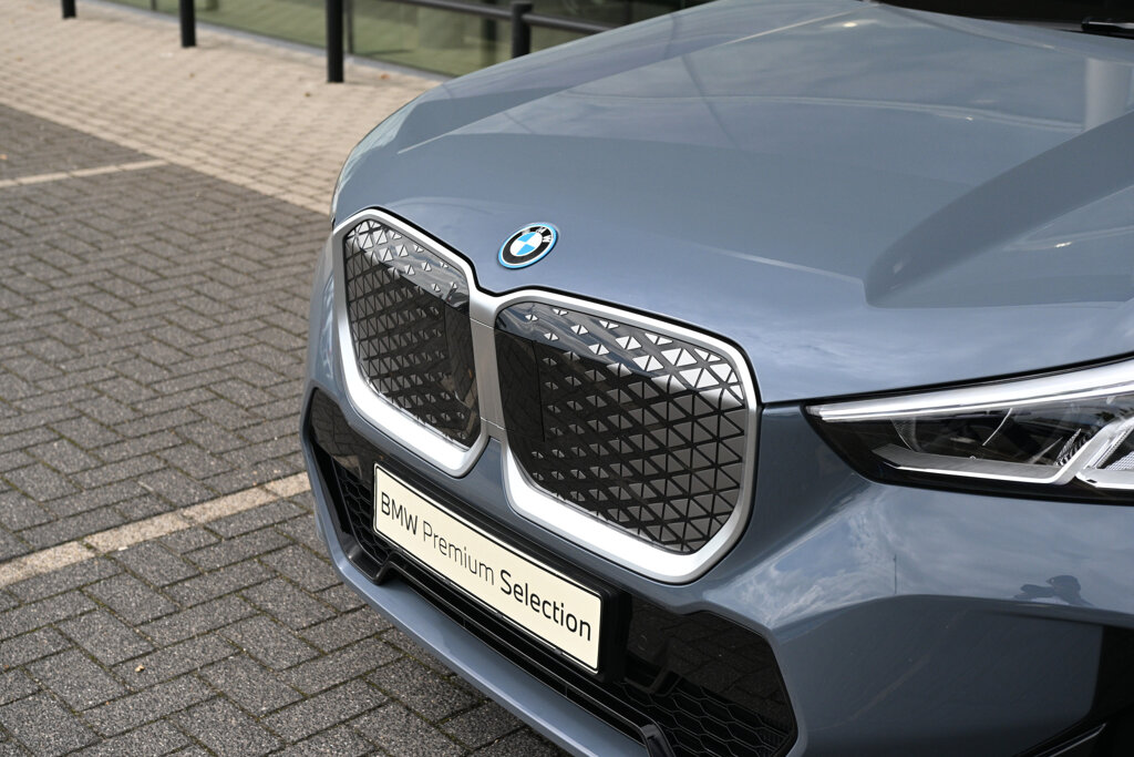BMW iX1 19
