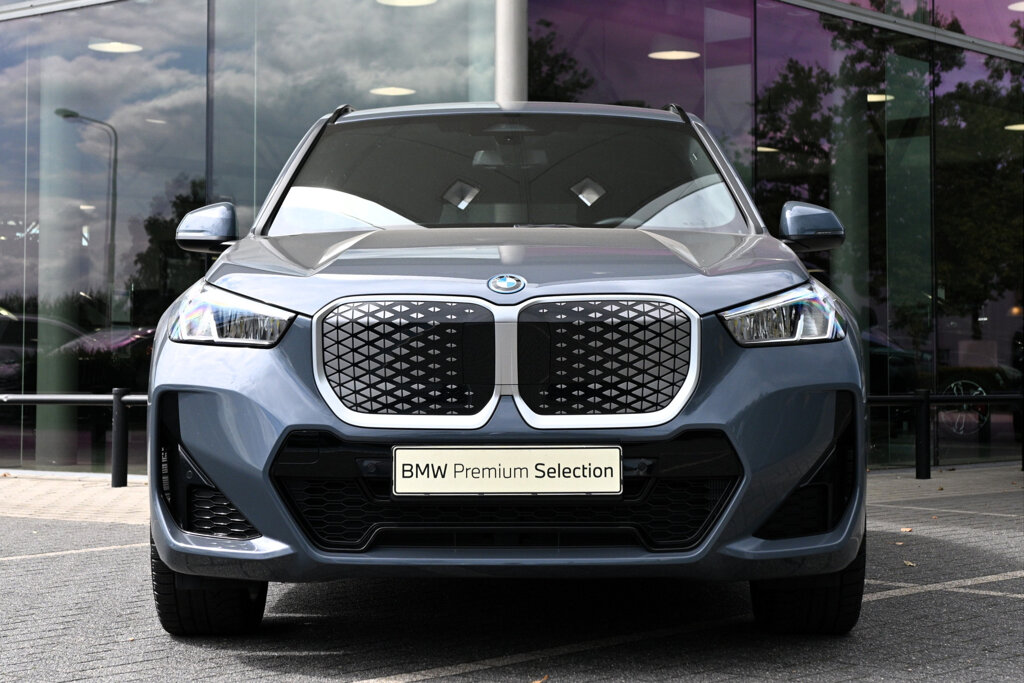 BMW iX1 7