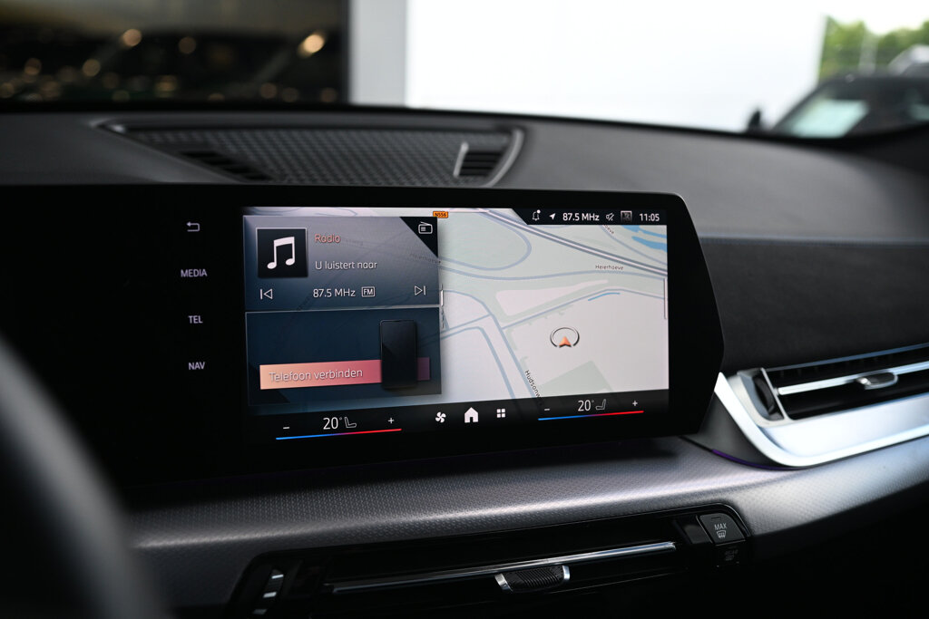 BMW iX1 10