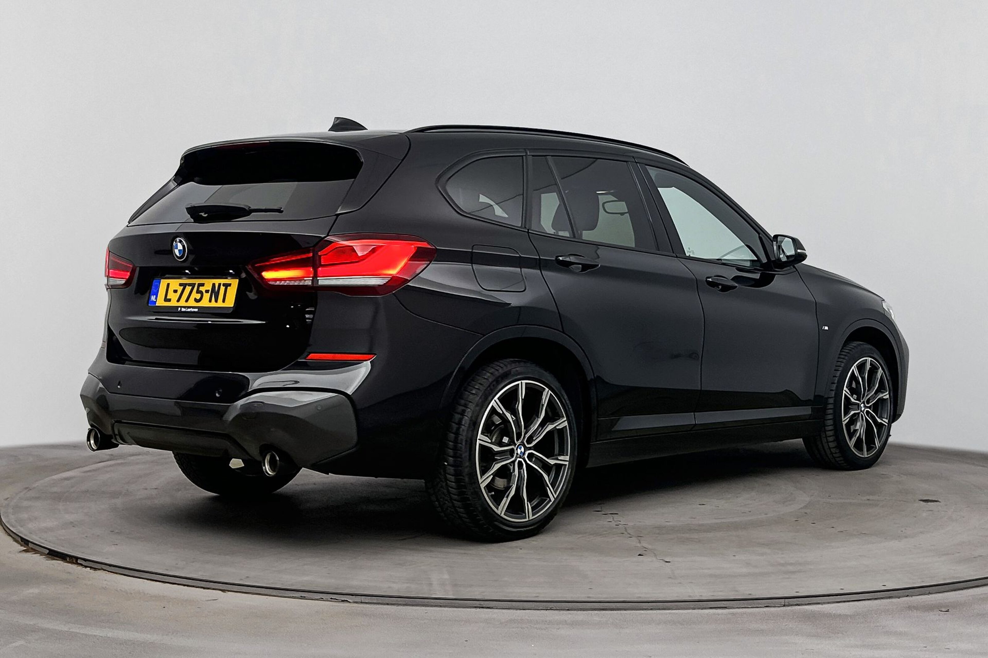 BMW X1 sDrive20i High Executive M Sport Automaat