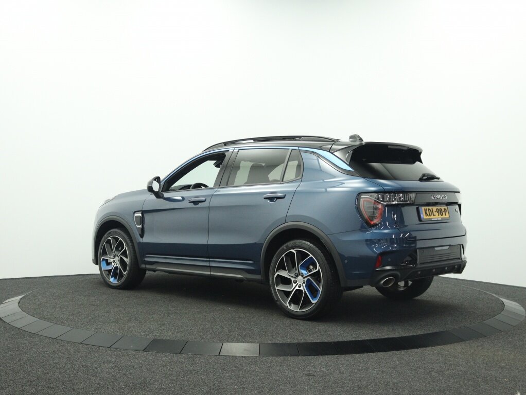 Lynk & Co 01
