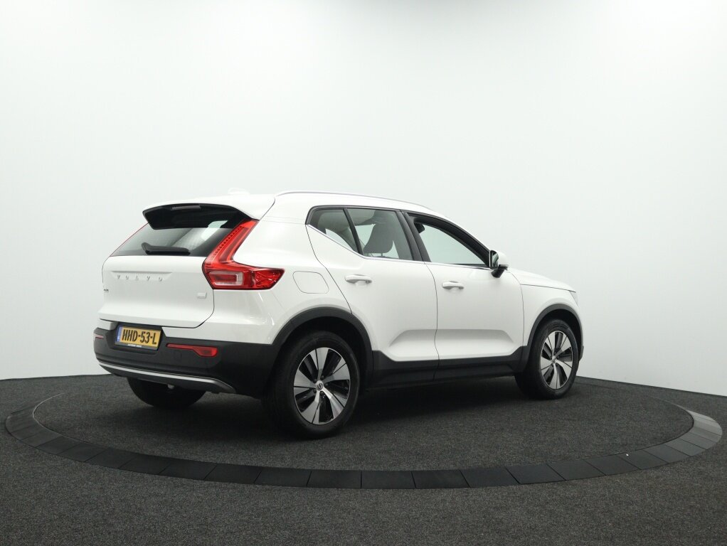 Volvo XC40 1.5 T4 Recharge Inscriptions Expression Automaat | Trekhaak | Navigatie | Camera - Afbeelding 2