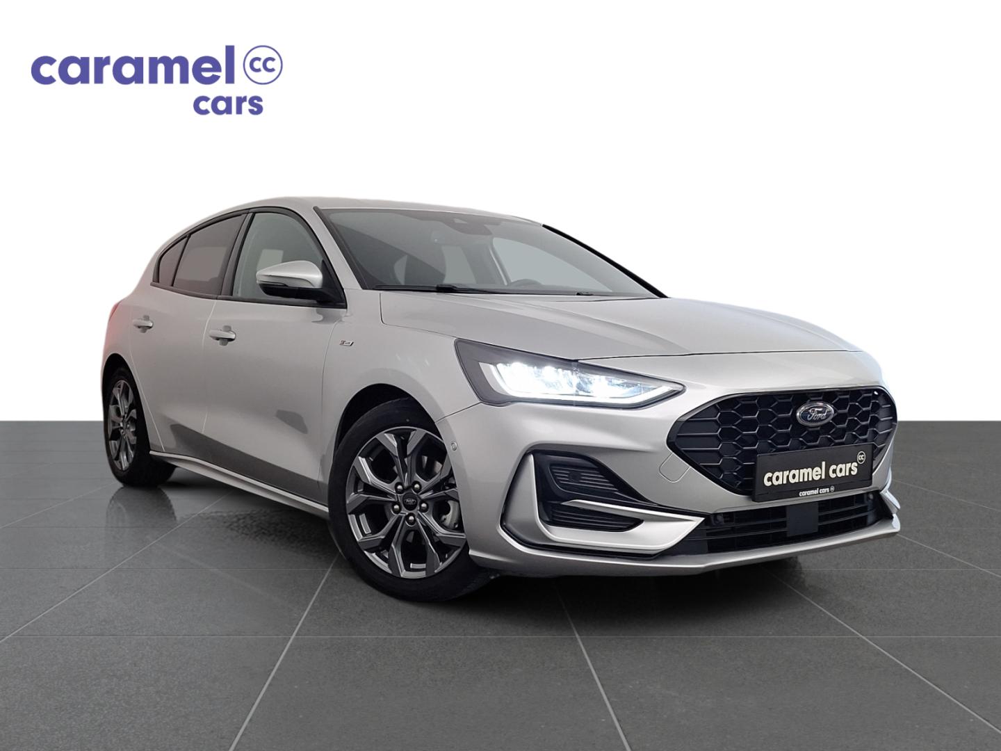 Ford Focus ST-LINE AUTOMAAT *CARPLAY*CAMERA SENSOREN*ZETELVERWARMING*DAB*GPS*