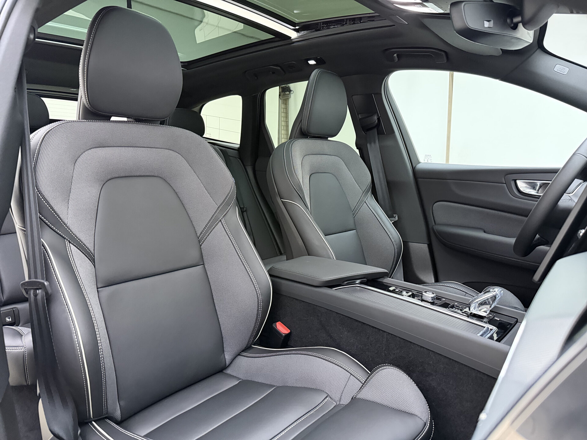 Volvo XC60 T8 455pk AWD Ultra Black Edition - Afbeelding 4