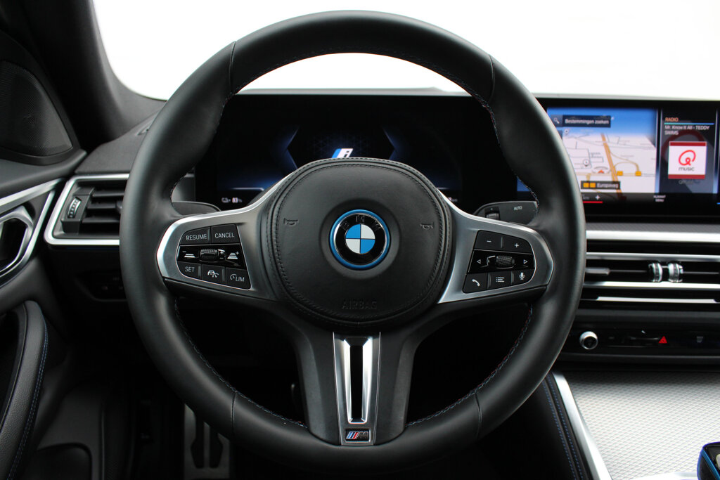 BMW i4 6
