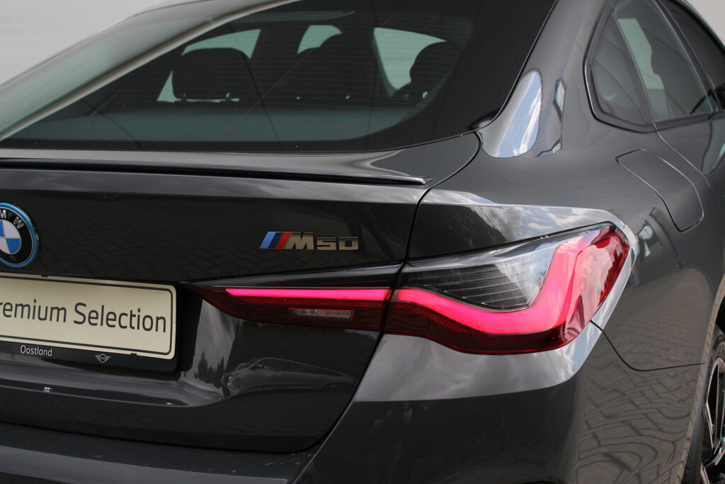 BMW i4 13