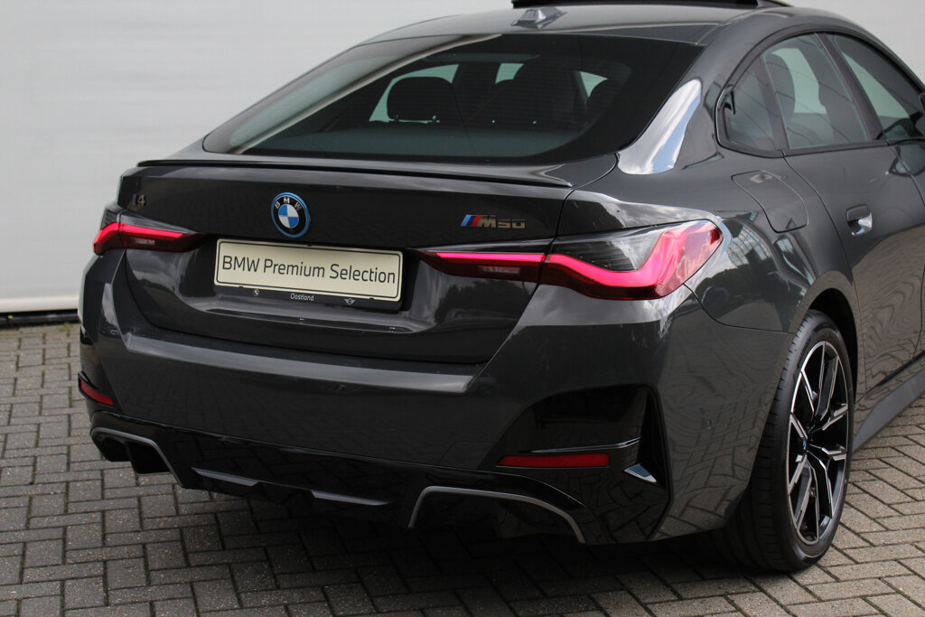 BMW i4 14