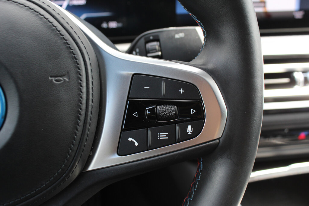 BMW i4 22