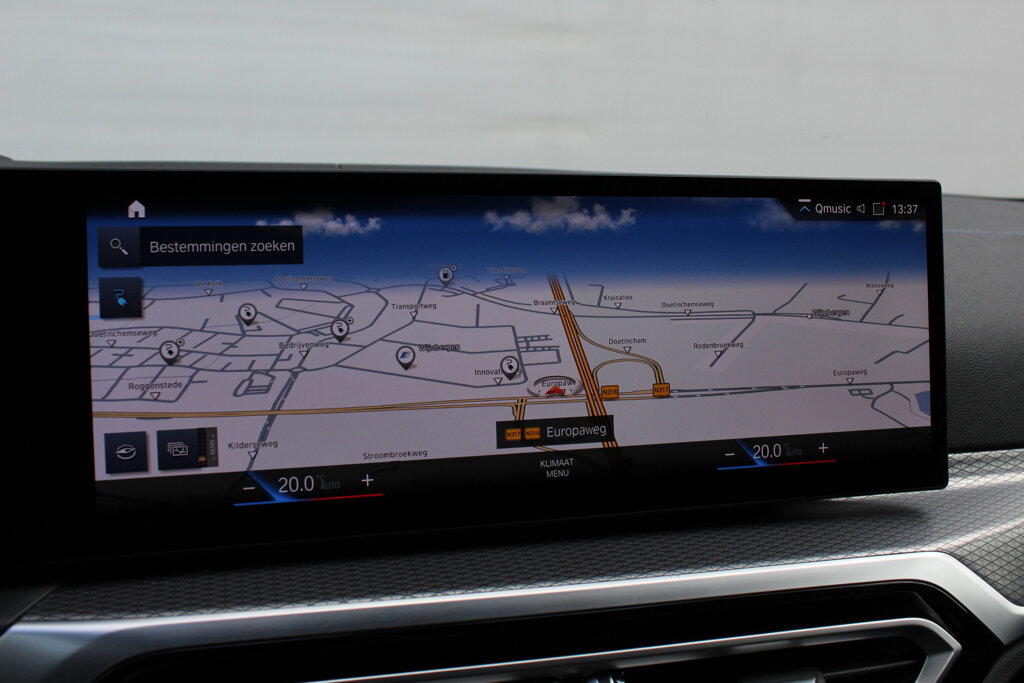 BMW i4 26
