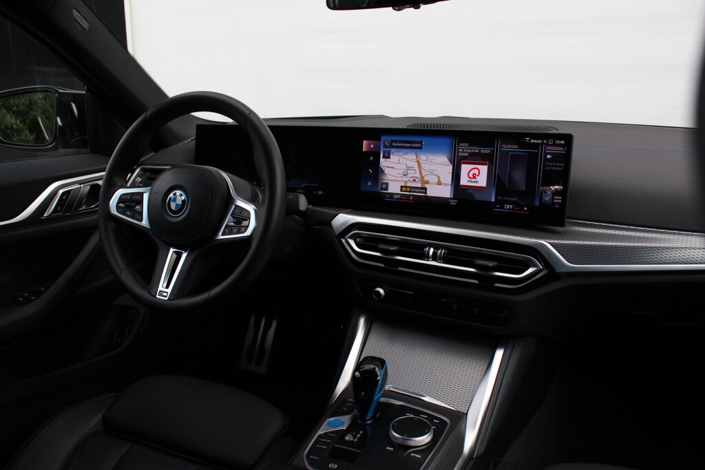 BMW i4 38