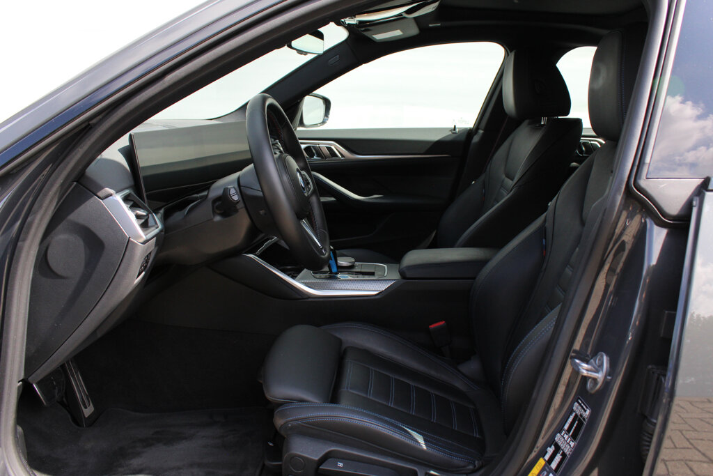 BMW i4 41