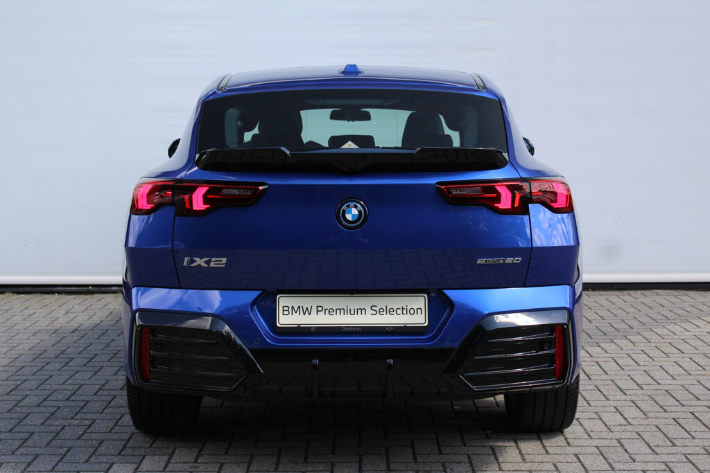 BMW iX2 4
